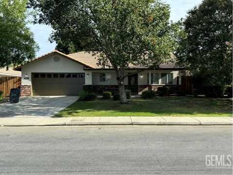 10916 Royal Ascot Avenue, Bakersfield, CA 93312