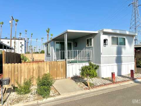 4401 Hughes Lane, Bakersfield, CA 93304