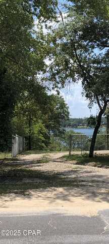 4494 Leisure Lakes Drive, Chipley, FL 32428