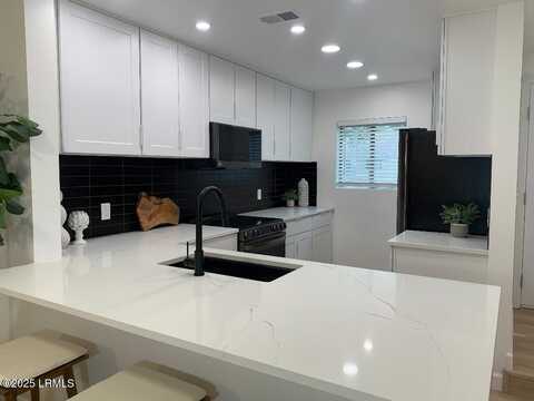 96 Mathews Drive, Hilton Head Island, SC 29926