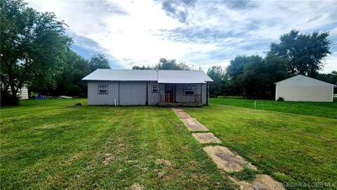 431 Missouri Avenue, Versailles, MO 65084