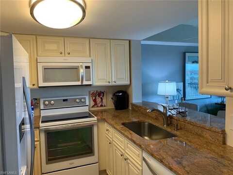 7406 Lake Breeze, FORT MYERS, FL 33907