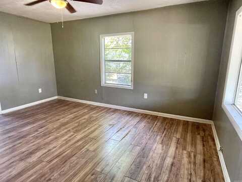 807 Walnut, Conway, AR 72032