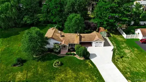 6693 Rollin Drive, Boston, NY 14025