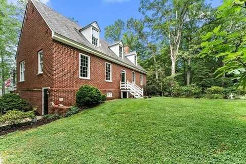 1093 Browns Lane, Lancaster, VA 22503
