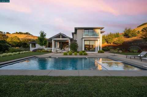 11 Lucas Ranch Ct, Lafayette, CA 94549