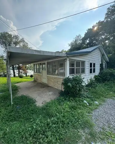 36 High Street, Thornville, OH 43076