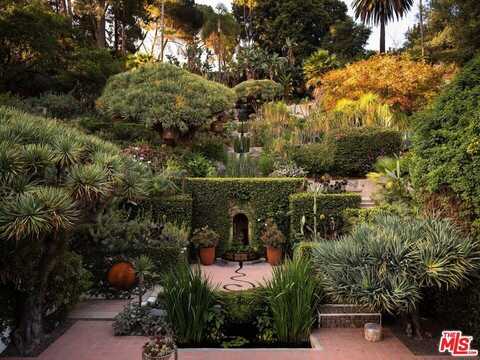 2666 Aberdeen Ave, Los Angeles, CA 90027