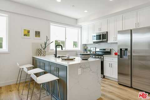 14651 W Sara Ln, Panorama City, CA 91402