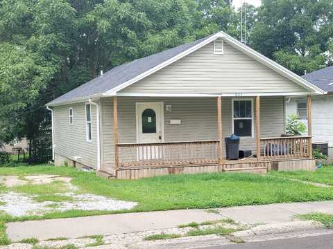 621 Benton AVE, Marshall, MO 65340