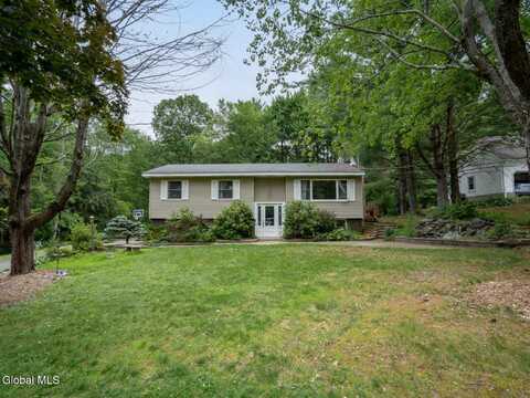 1709 Julianne Drive, New York, NY 12033
