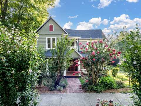 613 S Mulberry Street, Statesville, NC 28677