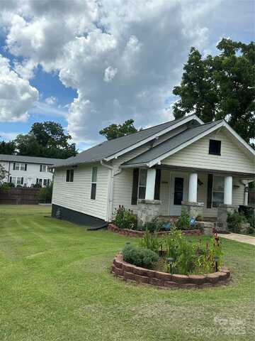 1208 North Davis Avenue, Newton, NC 28658