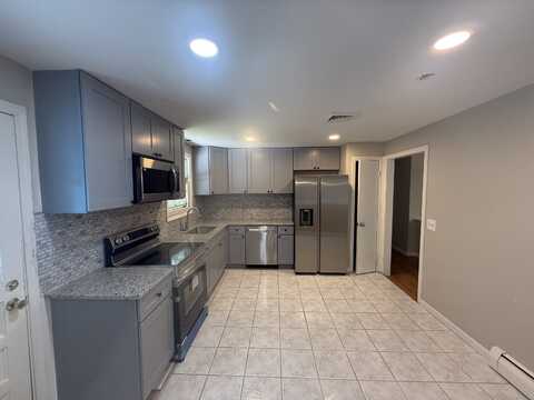 40 Greenfield Drive, South Windsor, CT 06074