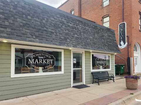 111 E Robinson Street, Knoxville, IA 50138