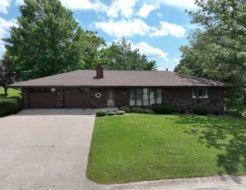 1108 Hillcrest Court, Chariton, IA 50049