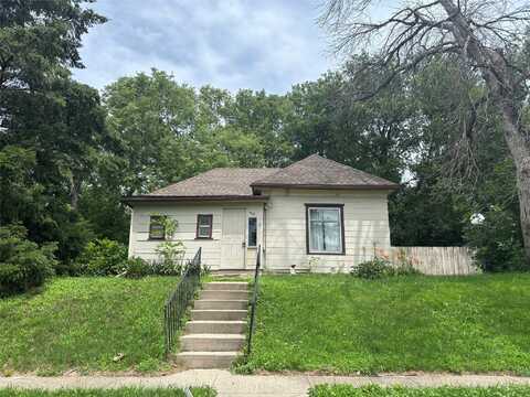 406 N 3rd Street, Guthrie Center, IA 50115