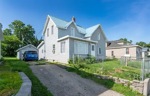 221 E Anson Street, Marshalltown, IA 50158