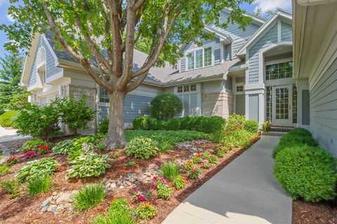 5769 Gallery Court, West Des Moines, IA 50266