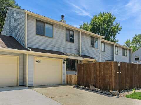 944 Sunburst Lane, Altoona, IA 50009