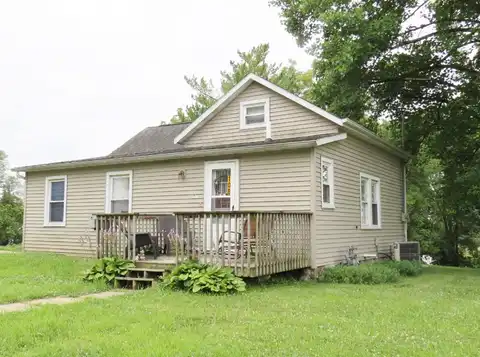 108 W Monroe, Maquoketa, IA 52060