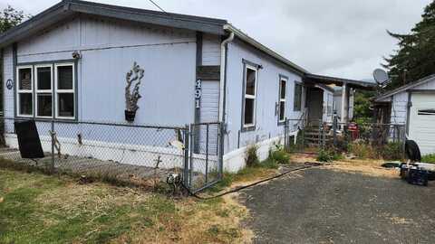 491 Terwer Riffle, Klamath, CA 95548