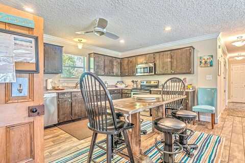 8115 8Th Street, Laurel Hill, FL 32567