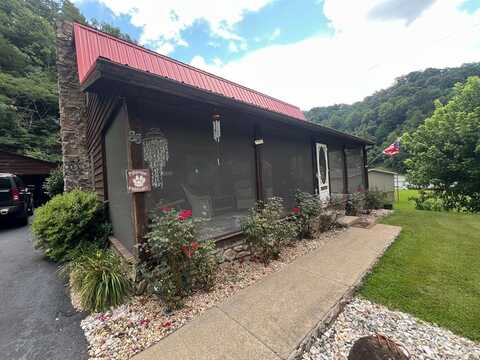 88 Adkins Lane, Pikeville, KY 41501