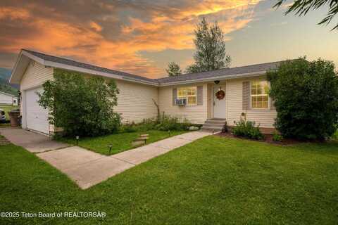 73 SPUR Loop, Etna, WY 83118