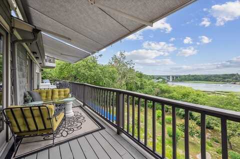 12 Squam Ln 1, Gloucester, MA 01930