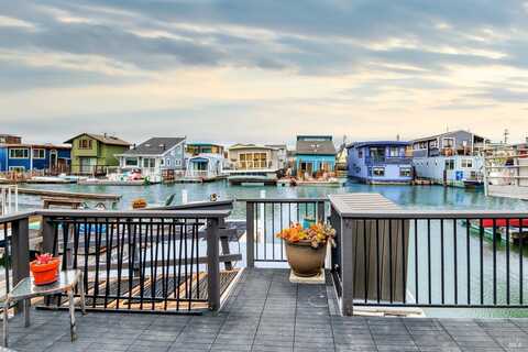 7 W Pier, Sausalito, CA 94965