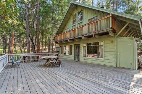 8028 Woodpecker Way, Yosemite, CA 95389