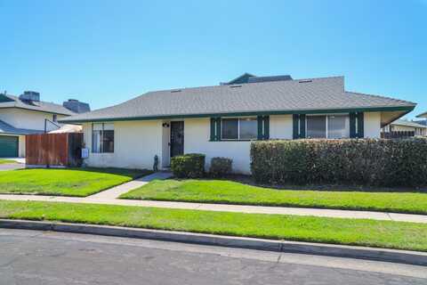 4853 Winery Circle N, Fresno, CA 93726
