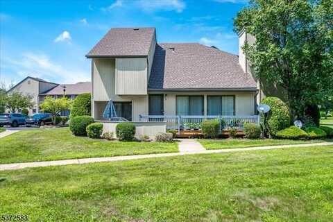 8 Spencer St, Franklin, NJ 08873