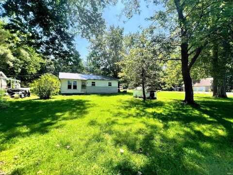 3122 W First Drive, Albion, IN 46701
