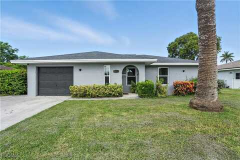 3571 Santiago Way, Naples, FL 34105