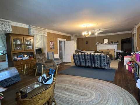77 MAIN ST, GREENVILLE, VA 24440