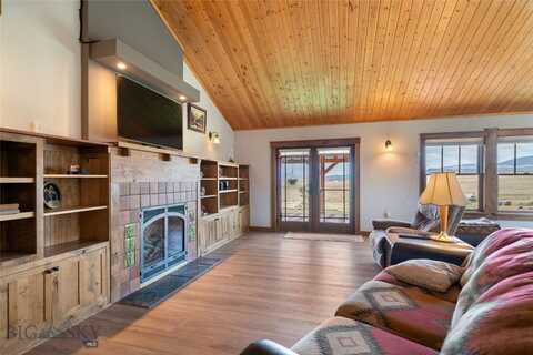 35 Halo Loop, Ennis, MT 59729