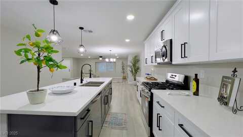 1720 E Oakey Boulevard, Las Vegas, NV 89104