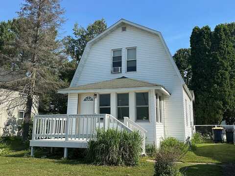 211 DIVISION ST W, Eagle River, WI 54521