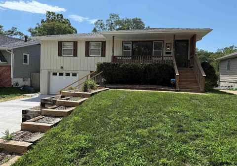 2808 Jackson Street, Bellevue, NE 68005