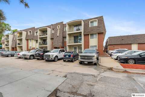 1210 S 120th Plaza, Omaha, NE 68144
