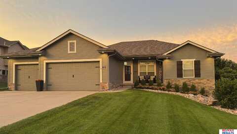 615 S 16 Street, Fort Calhoun, NE 68023