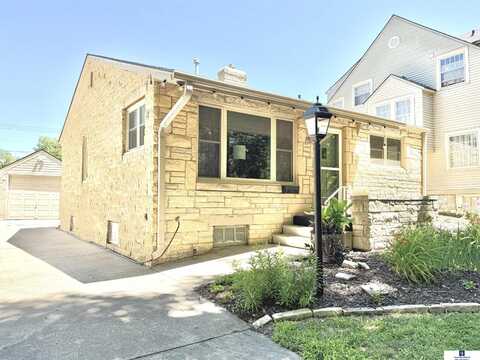1818 Jefferson Avenue, Lincoln, NE 68502