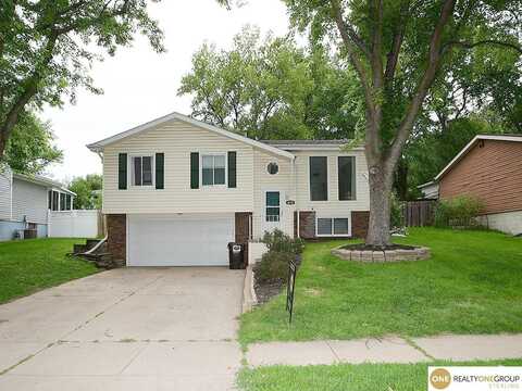 6115 NW 6th Street, Lincoln, NE 68521
