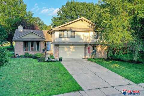 3400 Fox Hollow Circle, Lincoln, NE 68506