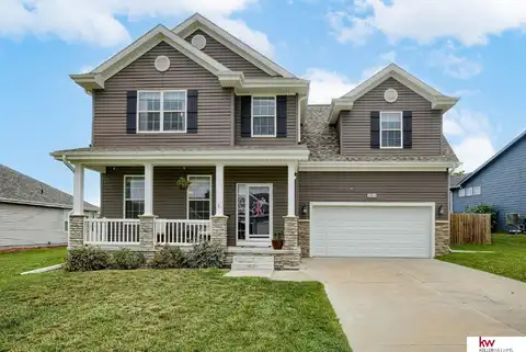 2304 Acorn Drive, Plattsmouth, NE 68048