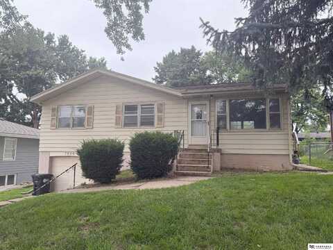 7606 Pasadena Avenue, Omaha, NE 68124