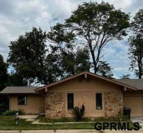 9260 Erskine Plaza, Omaha, NE 68134