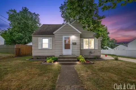 3156 Woodward Avenue SW, Wyoming, MI 49509